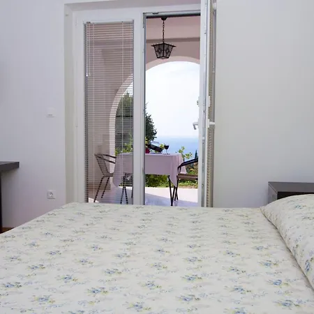 Guest House Burin Mlini Exterior photo