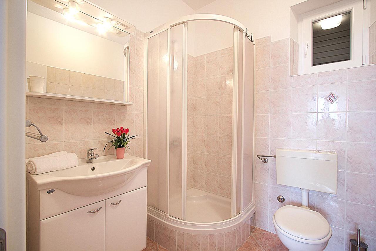 Burin Apartment *