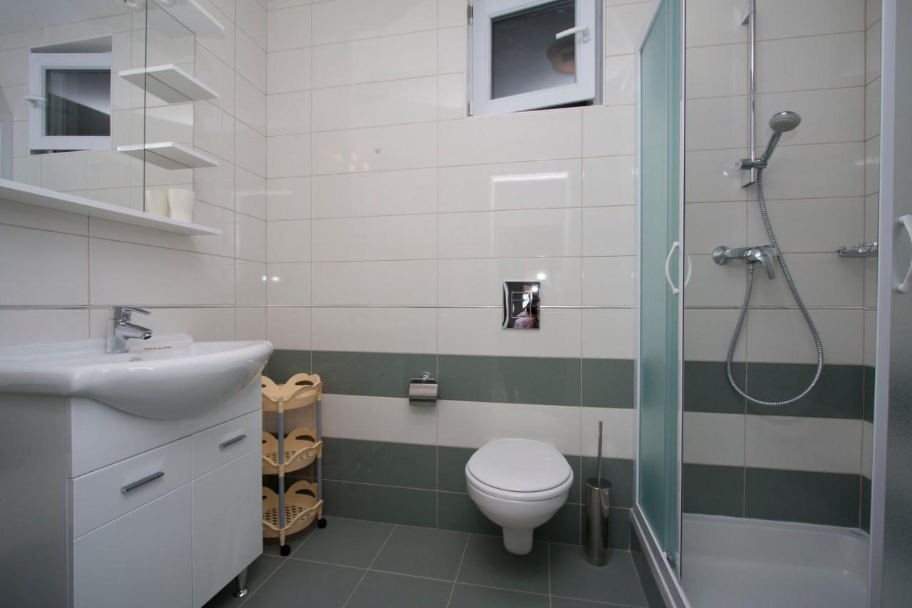 Burin Apartment *
