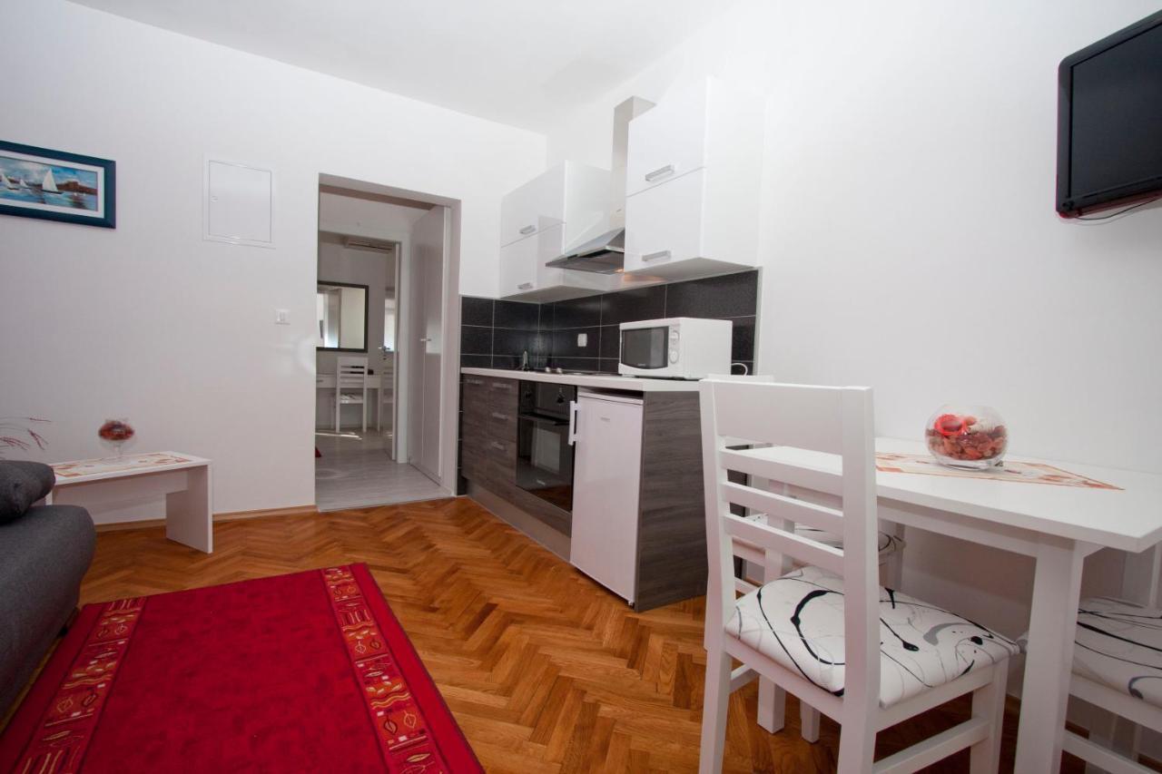 Burin Apartment *