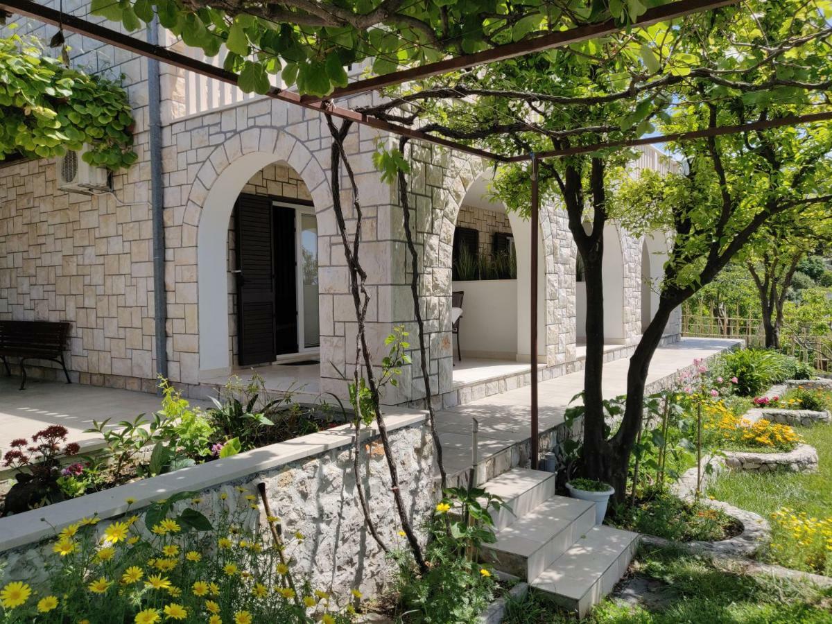 Apartment Burin Mlini